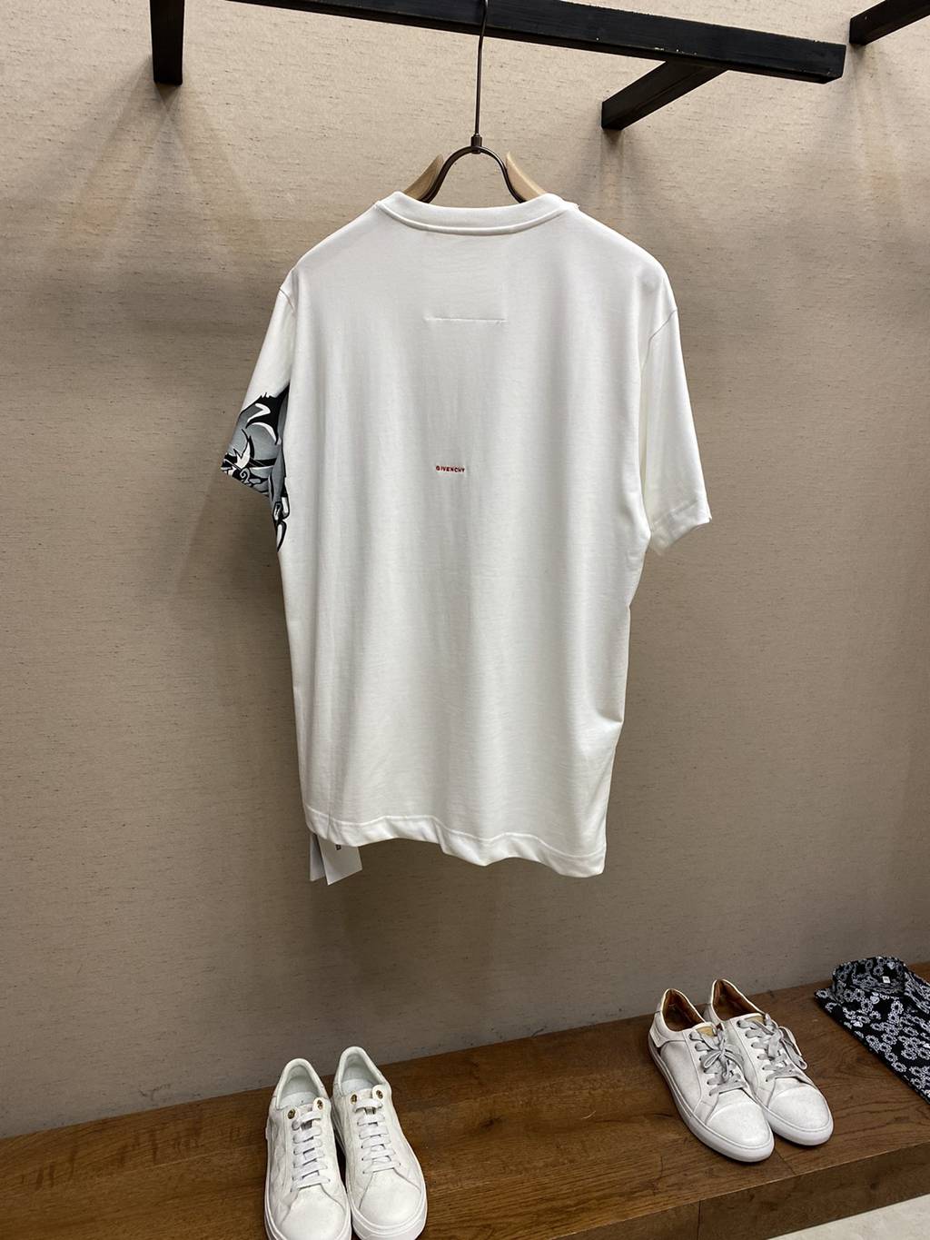 Givench* T-shirt